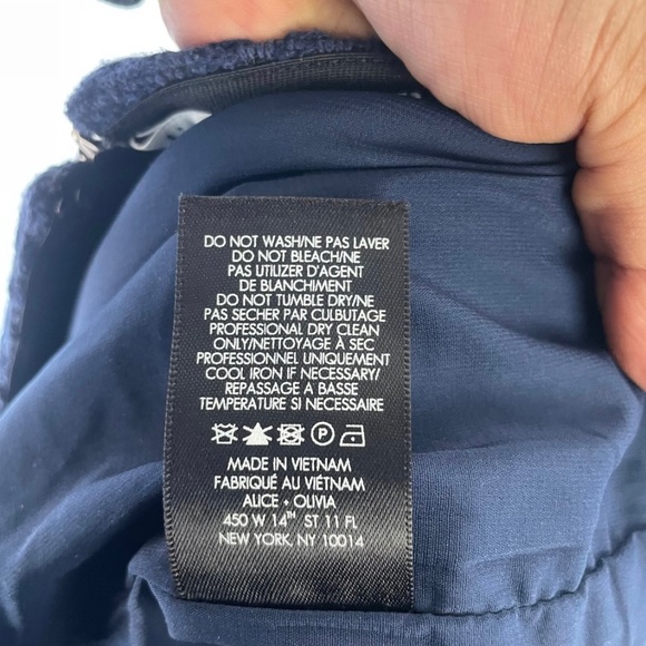 Alice + Olivia Elana Textured Mini Skirt - Picture 7 of 8